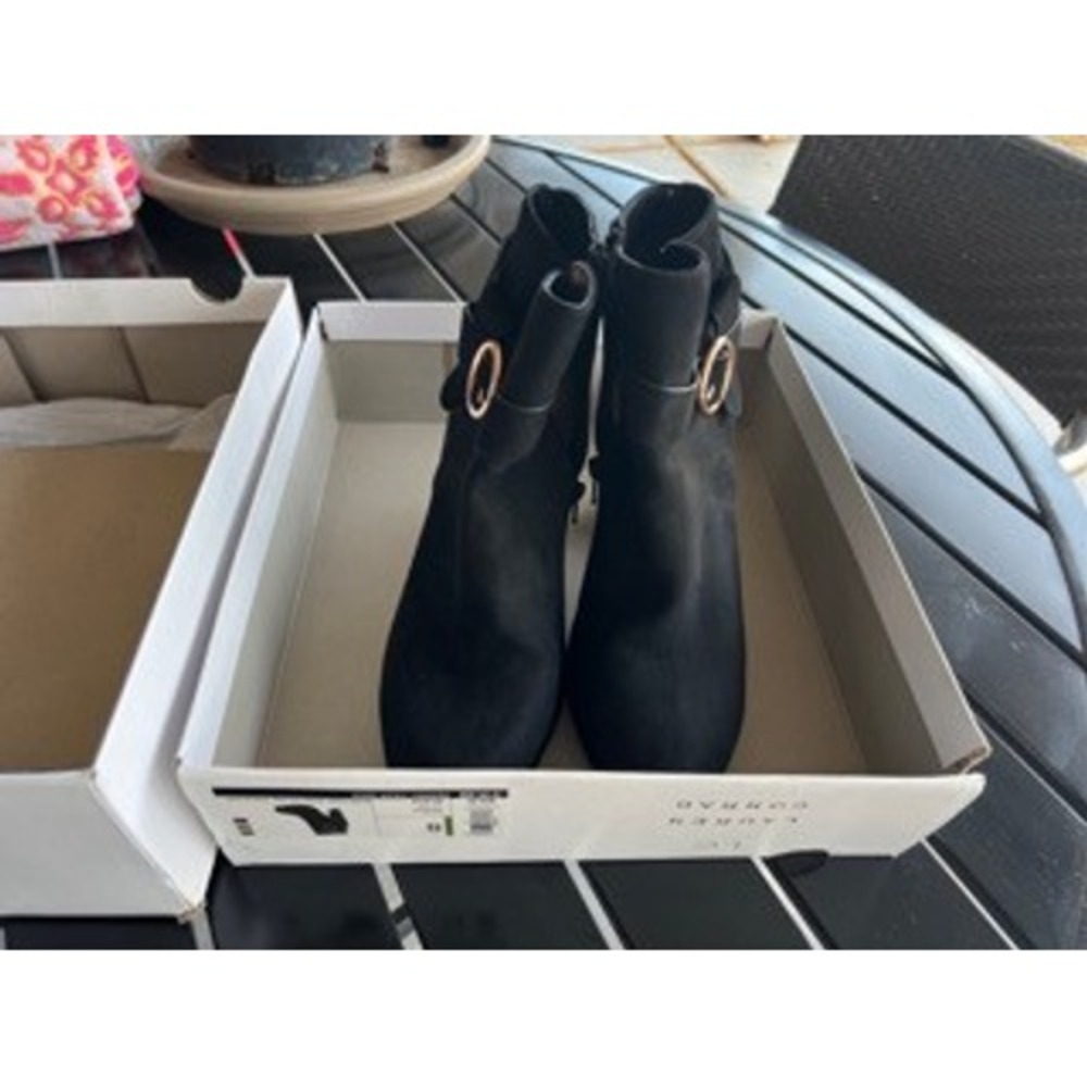 LC Lauren Conrad Avant Black Faux Suede Buckle Ankle Boots Block Heel Size 8